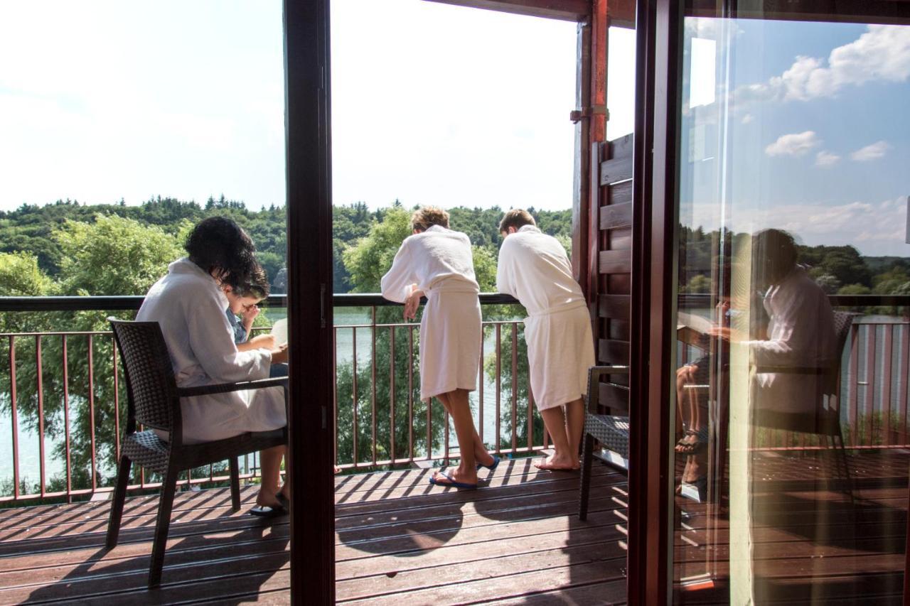 To Wellness Hotel Банк Экстерьер фото
