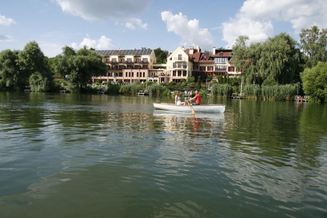 To Wellness Hotel Банк Экстерьер фото