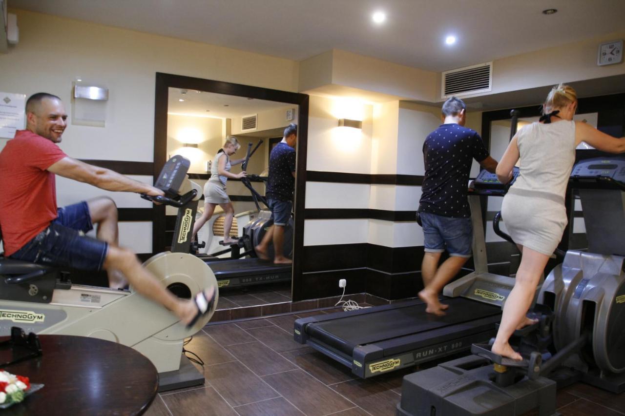 To Wellness Hotel Банк Экстерьер фото