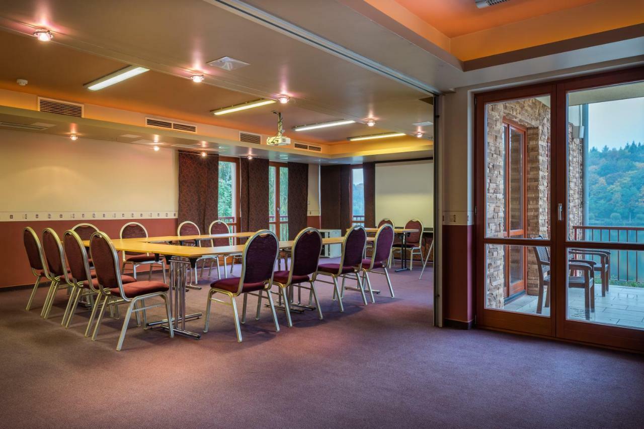 To Wellness Hotel Банк Экстерьер фото